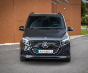 Mercedes-Benz V300d 4MATIC AMG Line, Black optik, Slovenské, Servis grátis, ťažné, Multibeam