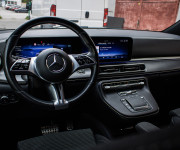 Mercedes-Benz V300d 4MATIC AMG Line, Black optik, Slovenské, Servis grátis, ťažné, Multibeam