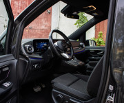 Mercedes-Benz V300d 4MATIC AMG Line, Black optik, Slovenské, Servis grátis, ťažné, Multibeam