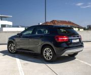 Mercedes-Benz GLA 180 d