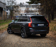 Volvo XC90 D5 235k R-design 7 miestne, plná história, vymenené rozvody, ťažné zariadenie