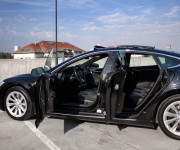 Tesla Model S 75