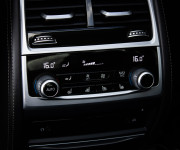 BMW M760Li xDrive, Msport, Webasto, Panoráma, Laser, 4x masáž, TV, super stav