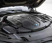 BMW M760Li xDrive, Msport, Webasto, Panoráma, Laser, 4x masáž, TV, super stav