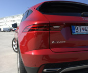 Jaguar E-Pace 2.0 I4 D165 MHEV R-Dynamic SE AWD