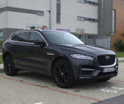 Jaguar F-Pace 2.0D I4 240k R-Sport AWD A/T