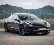 Tesla Model 3 Performance 82kWh Batéria, FSD-najvyšší autopilot, nelakované, DPH