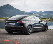 Tesla Model 3 Performance 82kWh Batéria, FSD-najvyšší autopilot, nelakované, DPH