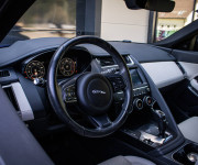 Jaguar E-Pace 2.0 I4 180k S AWD A/T, Slovenské, 360°, Virtual Cockpit, čierny strop