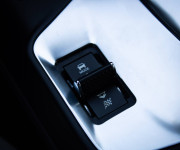 Jaguar E-Pace 2.0 I4 180k S AWD A/T, Slovenské, 360°, Virtual Cockpit, čierny strop