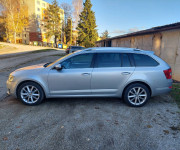 Škoda Octavia Combi 1.6 TDI Elegance DSG
