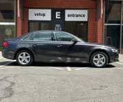 Audi A4 Limuzína