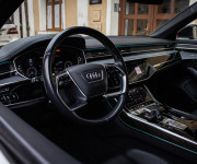 Audi A8 60 TFSI-e V6 a plug-in hybrid quattro tiptronic, nelakované, masáž, pano,webasto