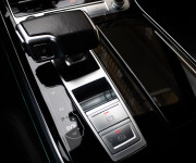 Audi A8 60 TFSI-e V6 a plug-in hybrid quattro tiptronic, nelakované, masáž, pano,webasto
