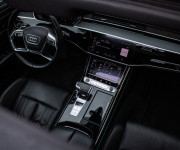 Audi A8 60 TFSI-e V6 a plug-in hybrid quattro tiptronic, nelakované, masáž, pano,webasto