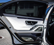 Mercedes-Benz S trieda Sedan 580e L 4MATIC Manufaktur, Slovenské, Nelakované, V záruke, Pano, D