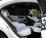 Mercedes-Benz S trieda Sedan 580e L 4MATIC Manufaktur, Slovenské, Nelakované, V záruke, Pano, D