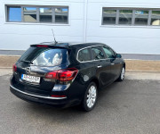 Opel Astra Caravan 1,4T manuál
