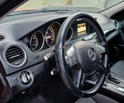 Mercedes-Benz C trieda Sedan
