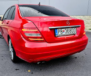 Mercedes-Benz C trieda Sedan