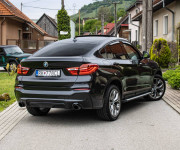 BMW X4 35d M Packet, Strešné okno, ACC, Harman Kardon, HUD, Ťažné
