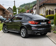 BMW X4 35d M Packet, Strešné okno, ACC, Harman Kardon, HUD, Ťažné