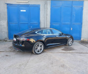 Tesla Model S 85