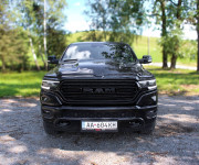 Dodge RAM 1500 5.7 HEMI Limited Black edition