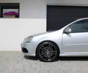 Volkswagen Golf R32 3.2 V6 4-Motion 184kW, M6 5d.