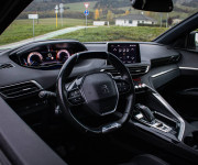 Peugeot 5008 1.6 PureTech 180K GT Line, 1. Majiteľ, Slovenské, I-cockpit, 7miestne