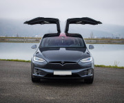 Tesla Model X 90D Premium 7-miestne, Free Supercharger SC01, Carbon, ťažné, odpočet DPH