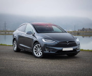 Tesla Model X 90D Premium 7-miestne, Free Supercharger SC01, Carbon, ťažné, odpočet DPH