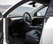 Tesla Model Y Long Range Ryzen, R20, SOH 92%, nelakované, Matrix, 4x dvojité sklá, DPH