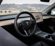 Tesla Model Y Long Range Ryzen, R20, SOH 92%, nelakované, Matrix, 4x dvojité sklá, DPH