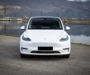 Tesla Model Y Long Range Ryzen, R20, SOH 92%, nelakované, Matrix, 4x dvojité sklá, DPH