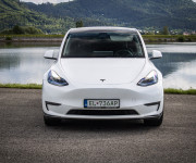 Tesla Model Y Long Range Ryzen, R20, SOH 92%, nelakované, Matrix, 4x dvojité sklá, DPH