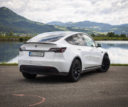 Tesla Model Y Long Range Ryzen, R20, SOH 92%, nelakované, Matrix, 4x dvojité sklá, DPH