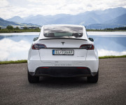 Tesla Model Y Long Range Ryzen, R20, SOH 92%, nelakované, Matrix, 4x dvojité sklá, DPH