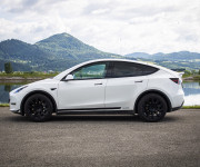 Tesla Model Y Long Range Ryzen, R20, SOH 92%, nelakované, Matrix, 4x dvojité sklá, DPH