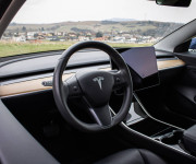Tesla Model 3 Long Range 75 kWh, Premium Audio, 4x4, ťažné zariadenie, odpočet DPH