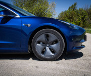 Tesla Model 3 Long Range 75 kWh, Premium Audio, 4x4, ťažné zariadenie, odpočet DPH