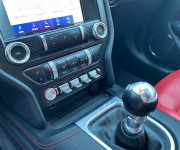Ford Mustang GT 5.0 manuál