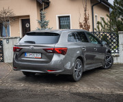 Toyota Avensis Combi 2.0 D-4D S&S Executive, Slovenské, pravidelný servis, kamera