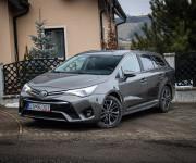 Toyota Avensis Combi 2.0 D-4D S&S Executive, Slovenské, pravidelný servis, kamera