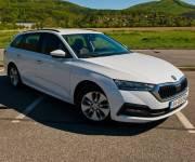 Škoda Octavia Combi 2.0 TDI SCR 150k 7st. DSG automat Nelakované