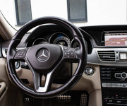 Mercedes-Benz E trieda Sedan 350 Avantgarde 4MATIC AMG-Line AIRMATIC