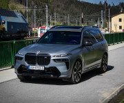 BMW X7 M60i V8 4.4i, Osvetlená predná maska, Executive drive pro, msport package pro