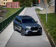 BMW X7 M60i V8 4.4i, Osvetlená predná maska, Executive drive pro, msport package pro