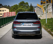 BMW X7 M60i V8 4.4i, Osvetlená predná maska, Executive drive pro, msport package pro