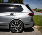 BMW X7 M60i V8 4.4i, Osvetlená predná maska, Executive drive pro, msport package pro